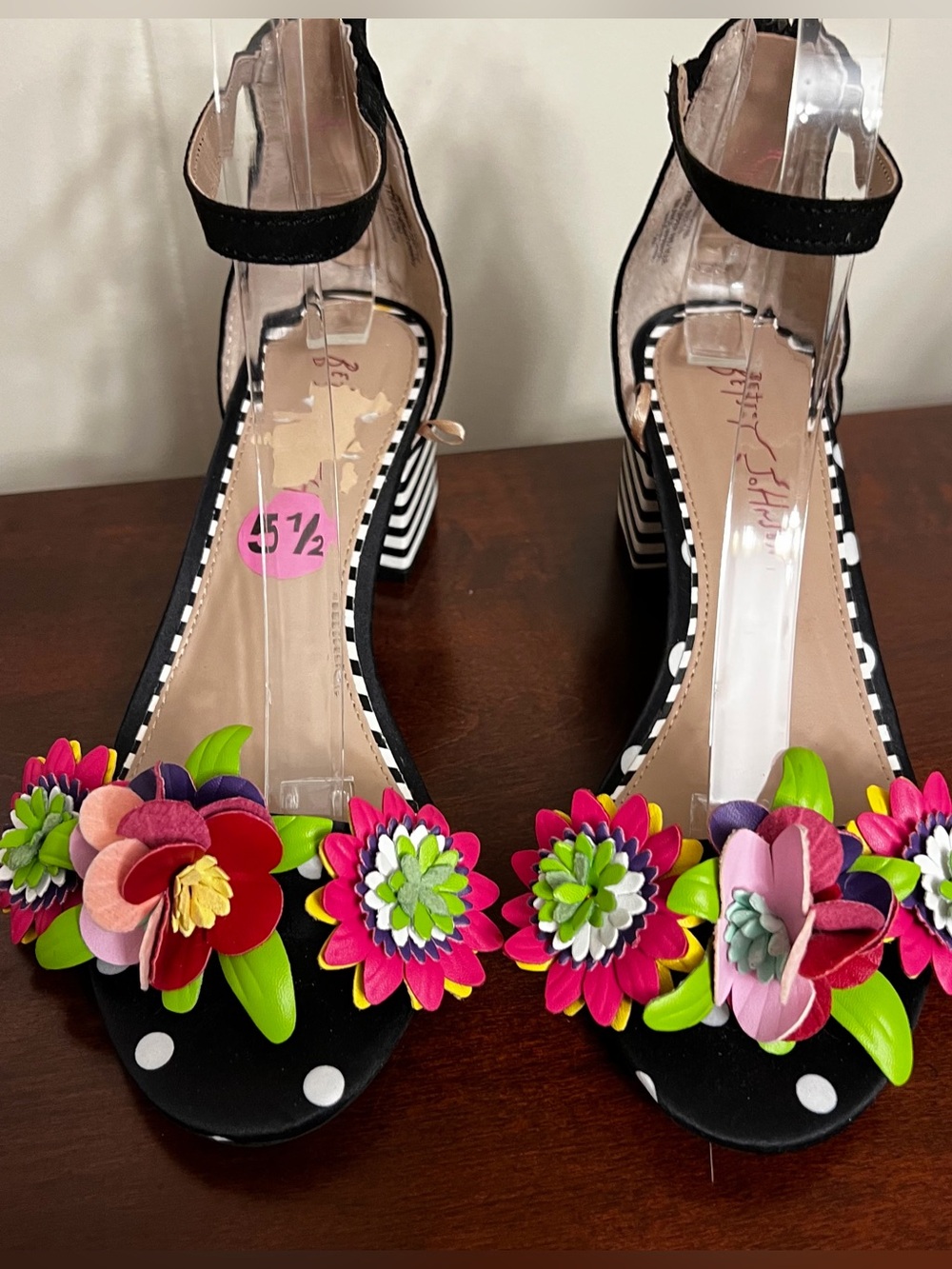 Betsey Johnson Indy colorful 3D Floral Striped Block Heel Sandals - Size 5.5 - Picture 3 of 11